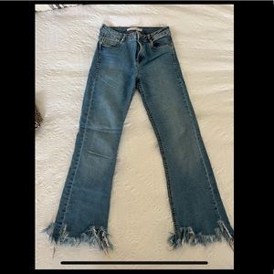 Zara Frayed Hem Jeans